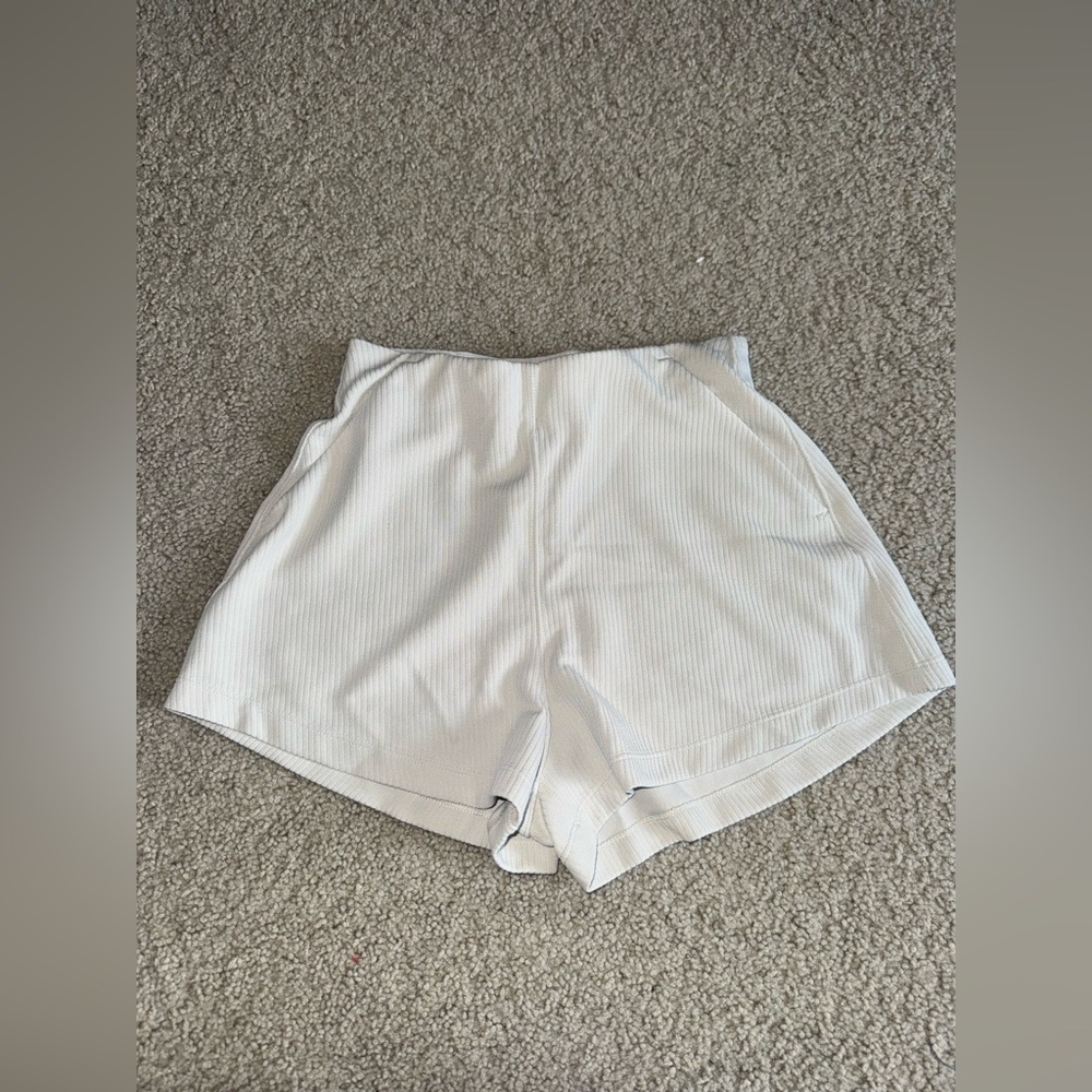 Lululemon Ribbed Shorts - Picture 2 of 4